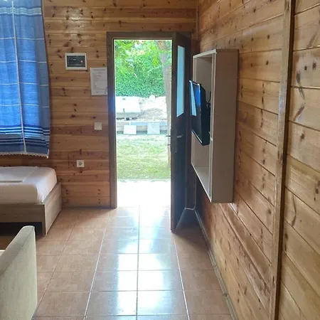 Holiday home Bujtina E Zefit *