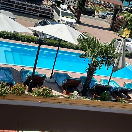 Bujtina E Zefit * Shengjin (Lezhe)