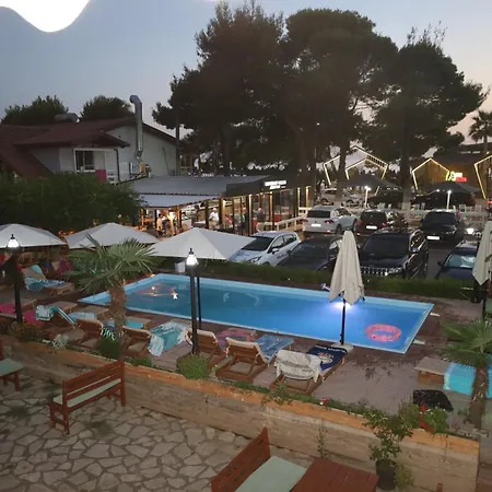 Bujtina E Zefit * Shengjin (Lezhe)