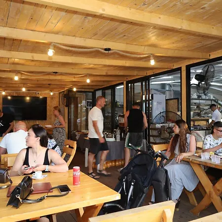 Holiday home Bujtina E Zefit *