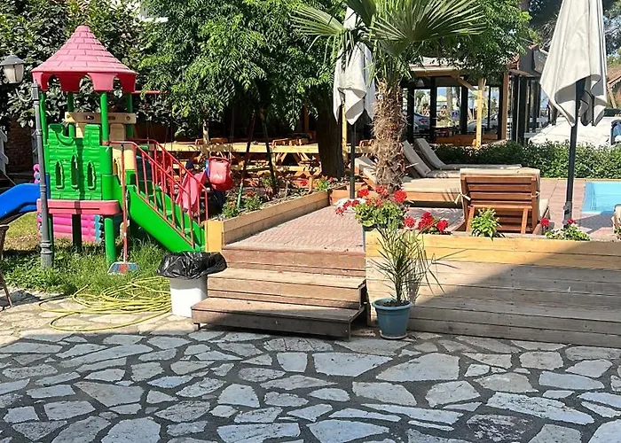 Bujtina E Zefit *