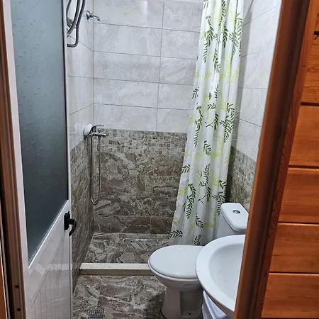 Semesterbostad Bujtina E Zefit Shëngjin