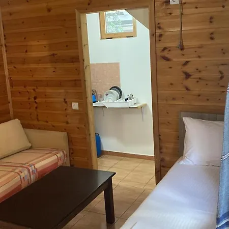 Bujtina E Zefit Shëngjin