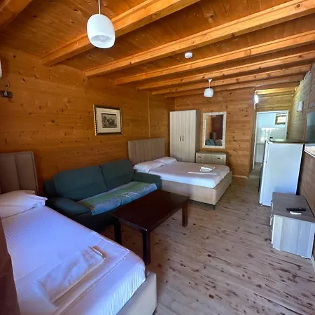 Tatil Evi Bujtina E Zefit *